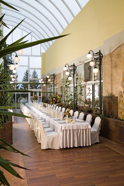 Park Hotel Tryszczyn Eksteriør billede