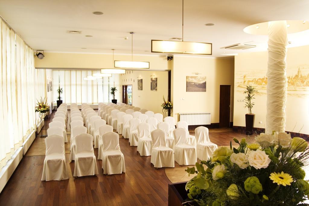 Park Hotel Tryszczyn Eksteriør billede