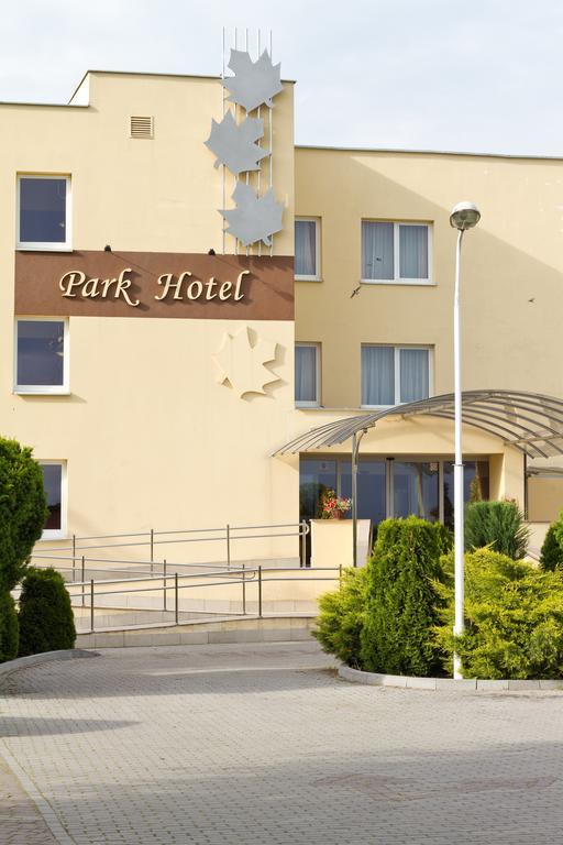 Park Hotel Tryszczyn Eksteriør billede