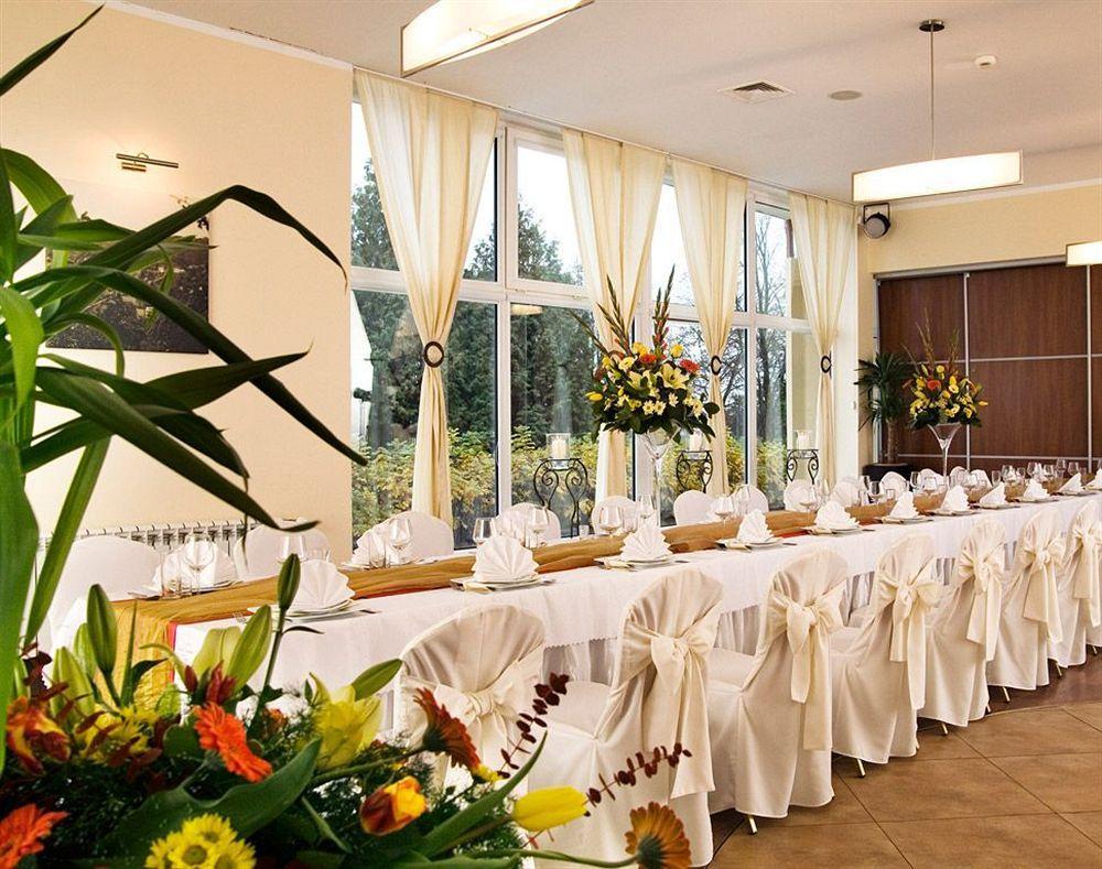 Park Hotel Tryszczyn Eksteriør billede