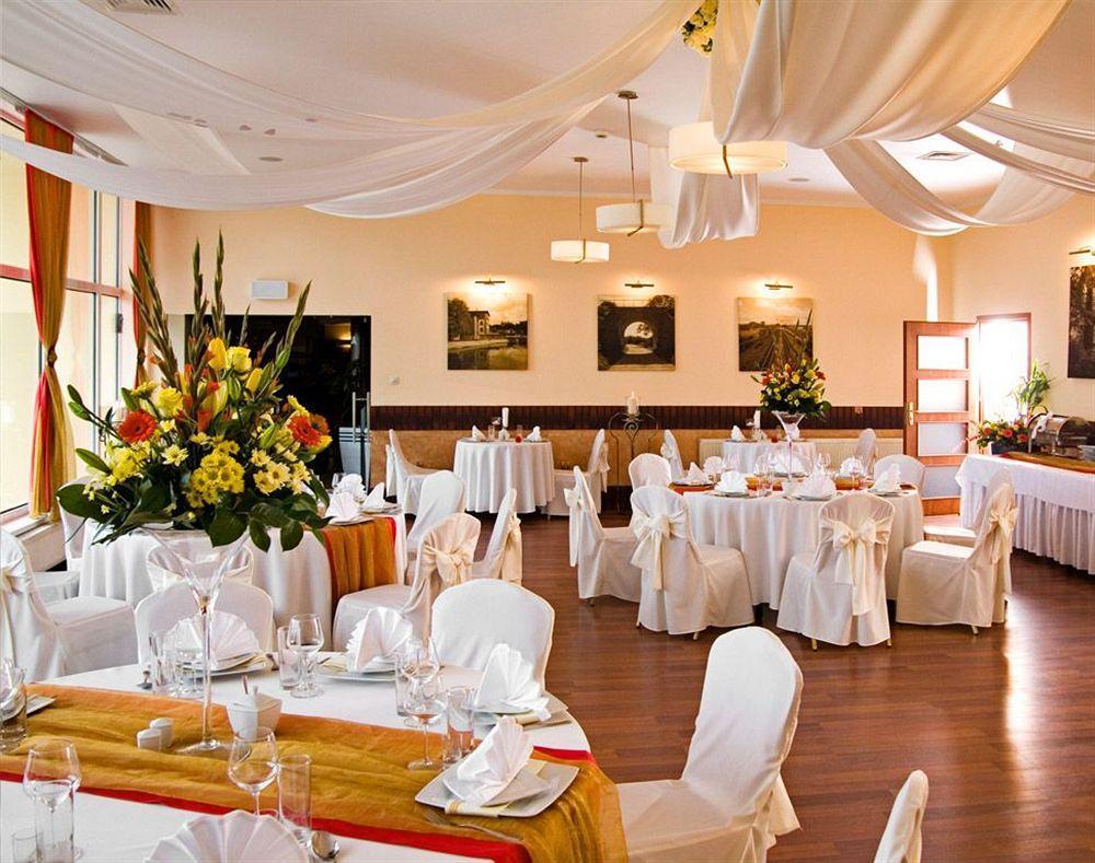 Park Hotel Tryszczyn Eksteriør billede