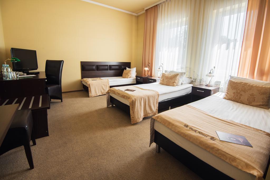 Park Hotel Tryszczyn Eksteriør billede