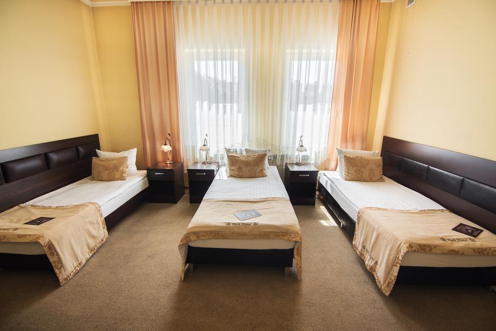 Park Hotel Tryszczyn Eksteriør billede
