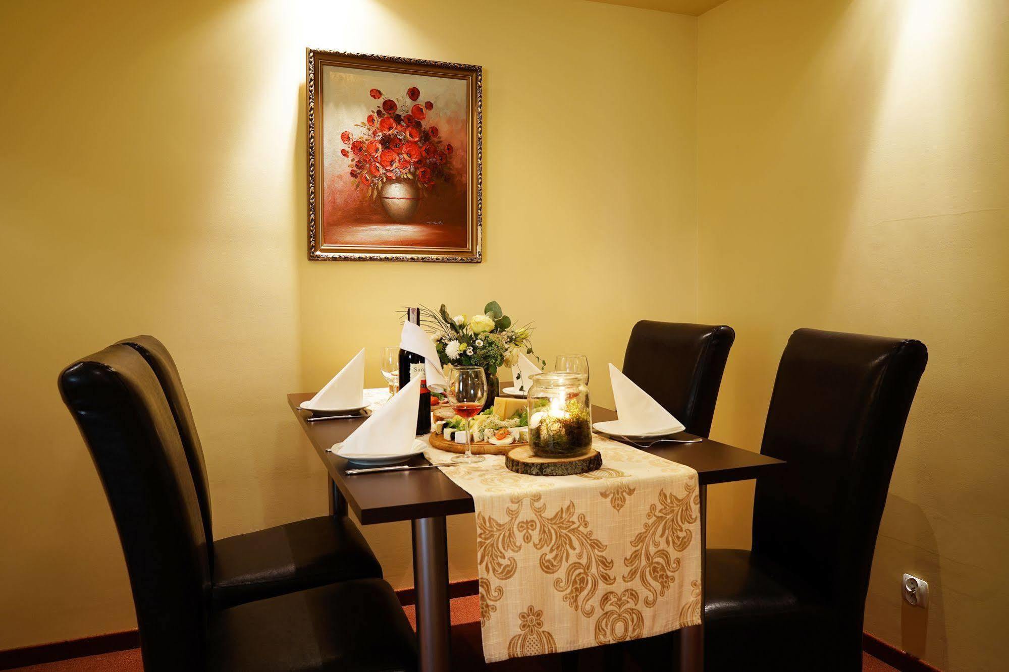 Park Hotel Tryszczyn Eksteriør billede