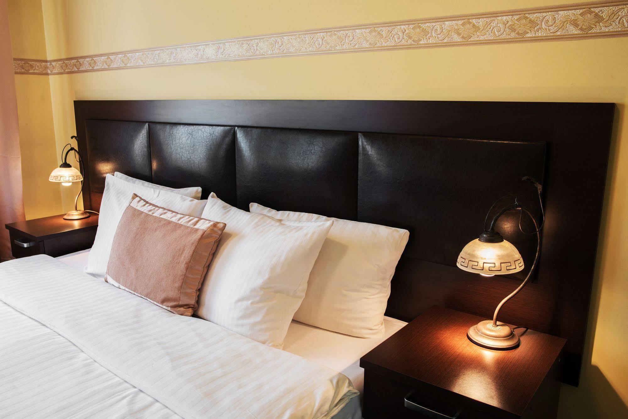 Park Hotel Tryszczyn Eksteriør billede