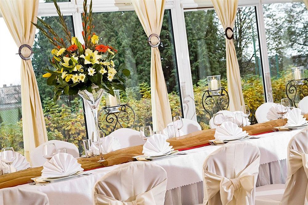 Park Hotel Tryszczyn Eksteriør billede